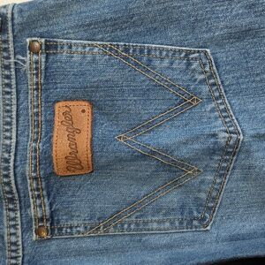 Wrangler Relaxed Fit Retro Slim Boot Blue Jeans 36x32